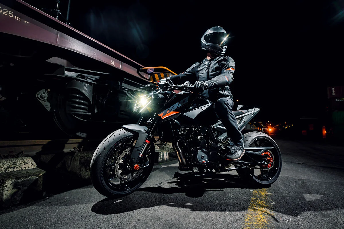 2027 KTM 790 Duke detay görünüm